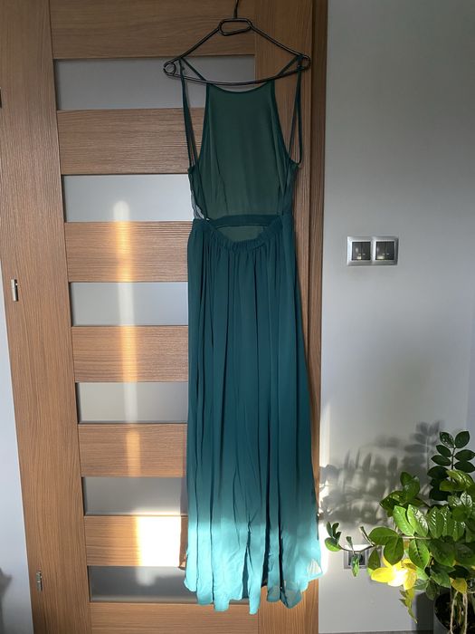 Długa suknia wieczorowa