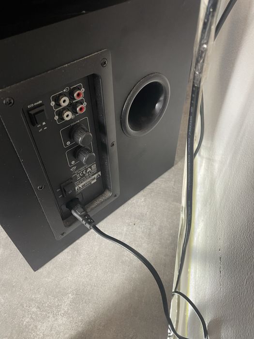 Vendo JBL em otimo estado junto com sistema de som