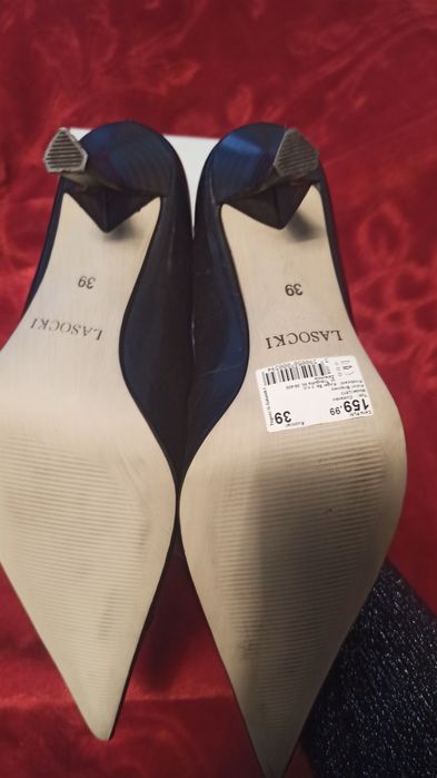 Szpilki skórzane Lasocki 39