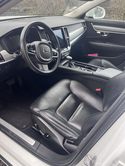 Volvo V90 2.0D  D4 190cv Momentum Geartronic