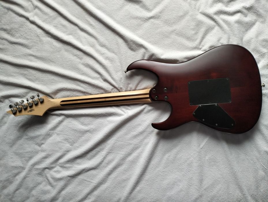 Продаю гитару Cort