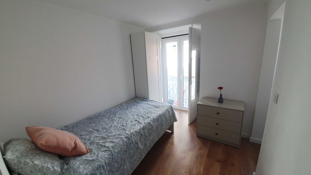 Predio com 4 andares remodelado no centro de Lisboa  Chiado/BairroAlto