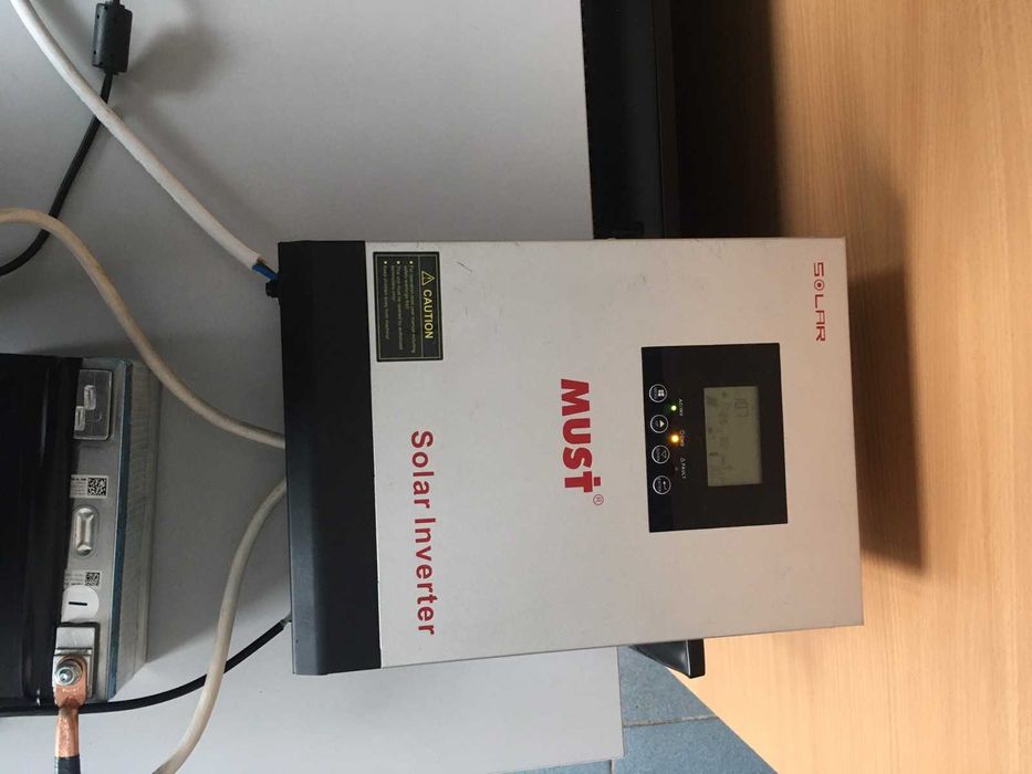 гибридный инвертор 12-220V MUST PV18-1012 VPM с моментом