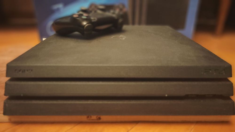 PlayStation 4 Pro 1 ТБ — тихая вторая ревизия в идеальном состоянии!