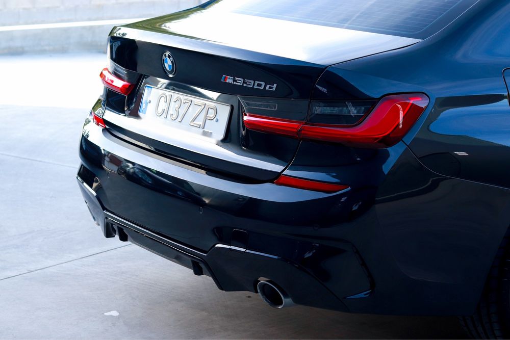 BMW 330dA Luxury — photo 2