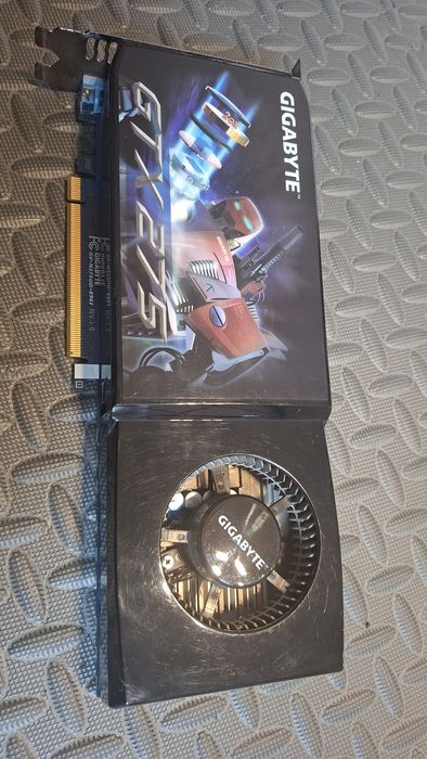 Gigabyte GeForce GTX 275 896MB GDDR3
