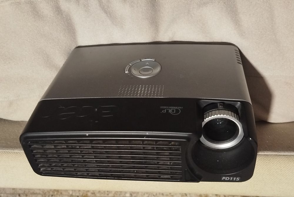Projetor Acer PD115