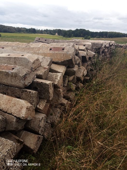 Sprzedam podkłady, faszyna,słupki ogrodzeniowe betonowe