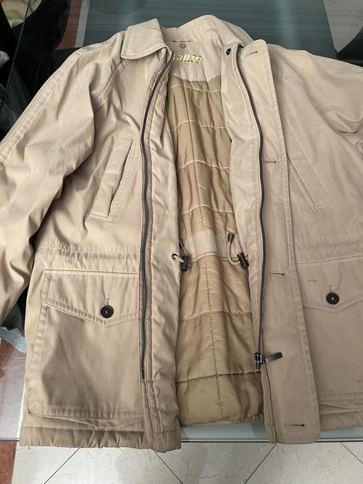 Blusao desportivo,tons cremes