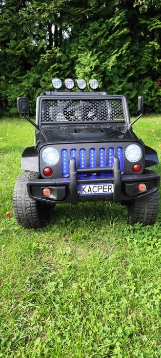 Samochód Jeep 4x4