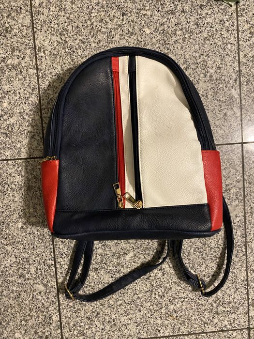 Carteira com alças de senhora