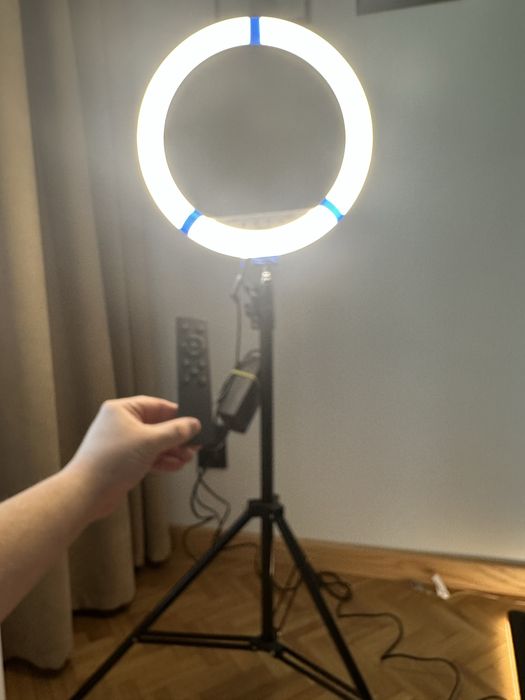 Лампа кільцева зі штативом