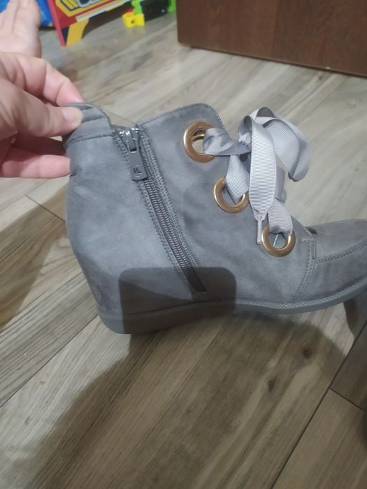 Botki buty do kostek jesienne wiosenne rozmiar 39 zamszowe