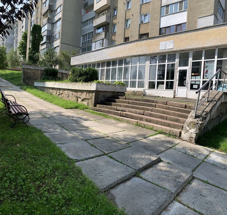 Продаж комерційноі нерухомості
