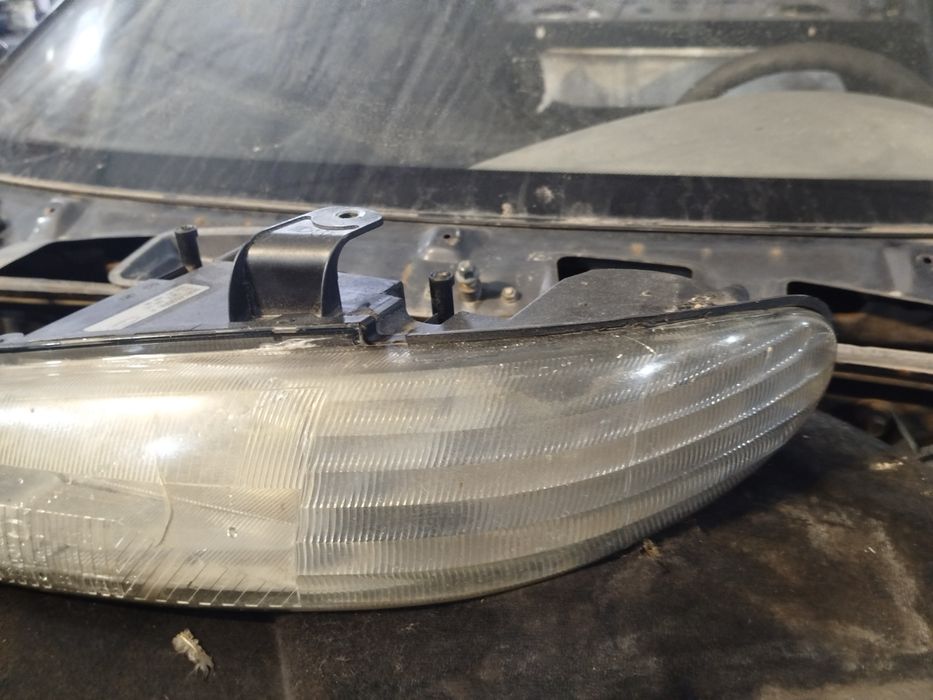 Продам фари chrysler voyager 3