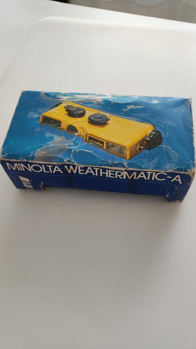 Máquina fotográfica subaquática Minolta Weather-matic A com caixa