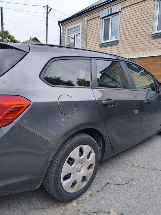 Продам opel astra j cdti SPORTS TOURER