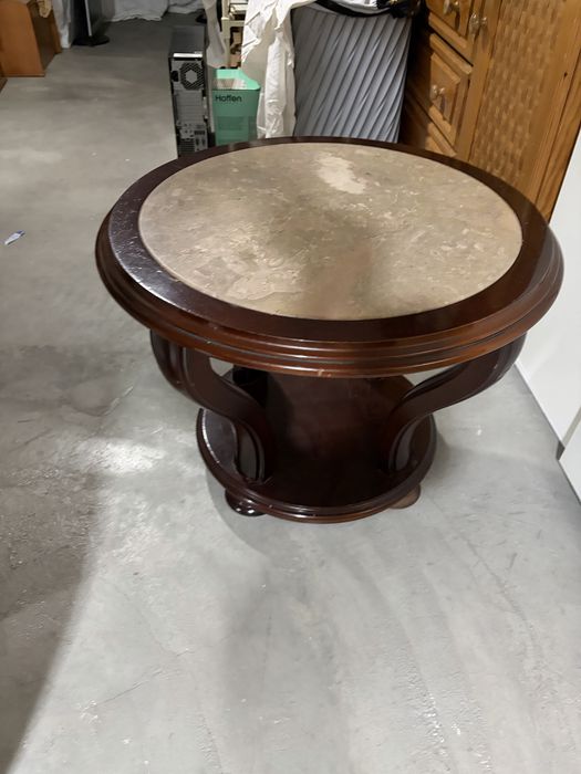 Mesa com tampo de pedra