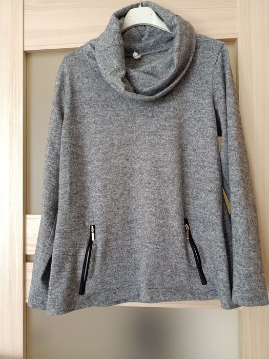Bluza damska z bawełny.
