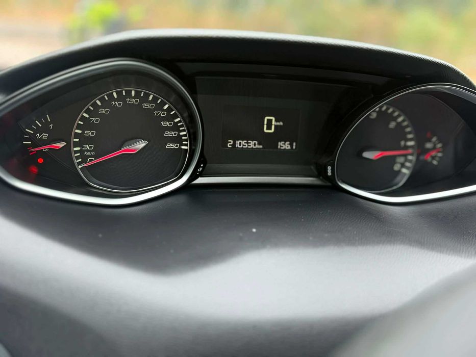 Peugeot 308 Allure 1.6HDI 120CV 2014/11 211.000KM