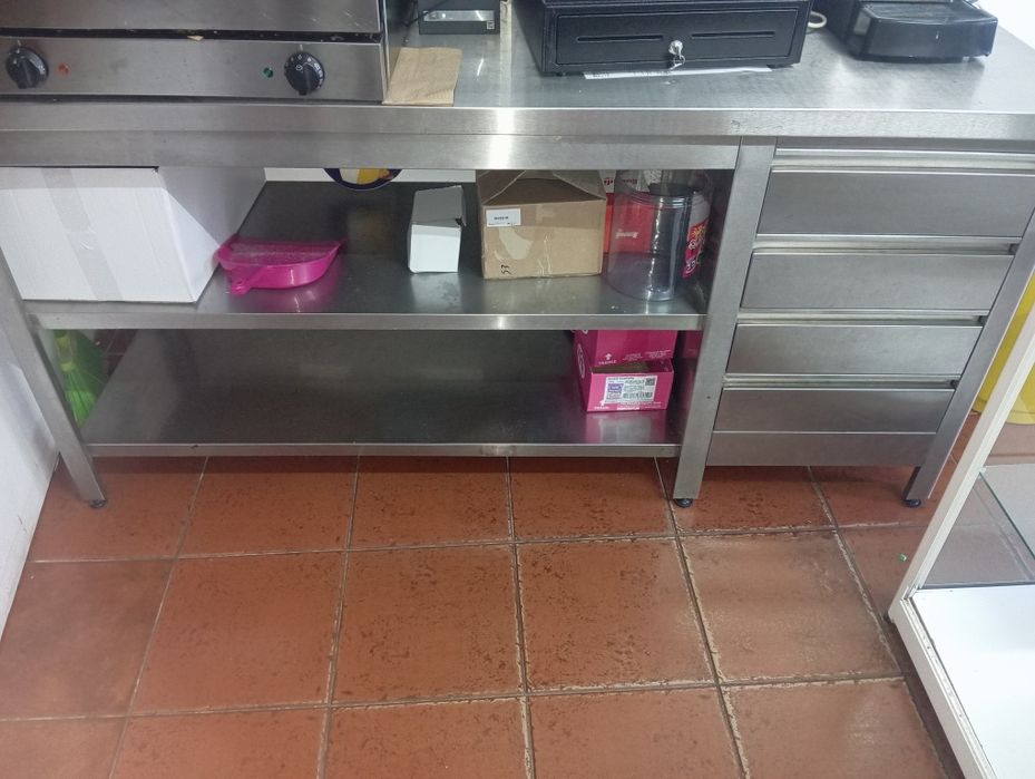 Vendo Artigos de restauração