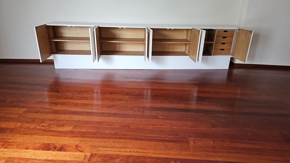 Baixa de preço Fantástico armário, aparador vintage lacado a branco