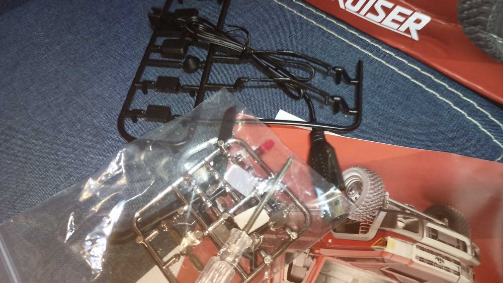 Машинка 1/12 Радіокерована машинка Toyota Land Cruiser, 4WD