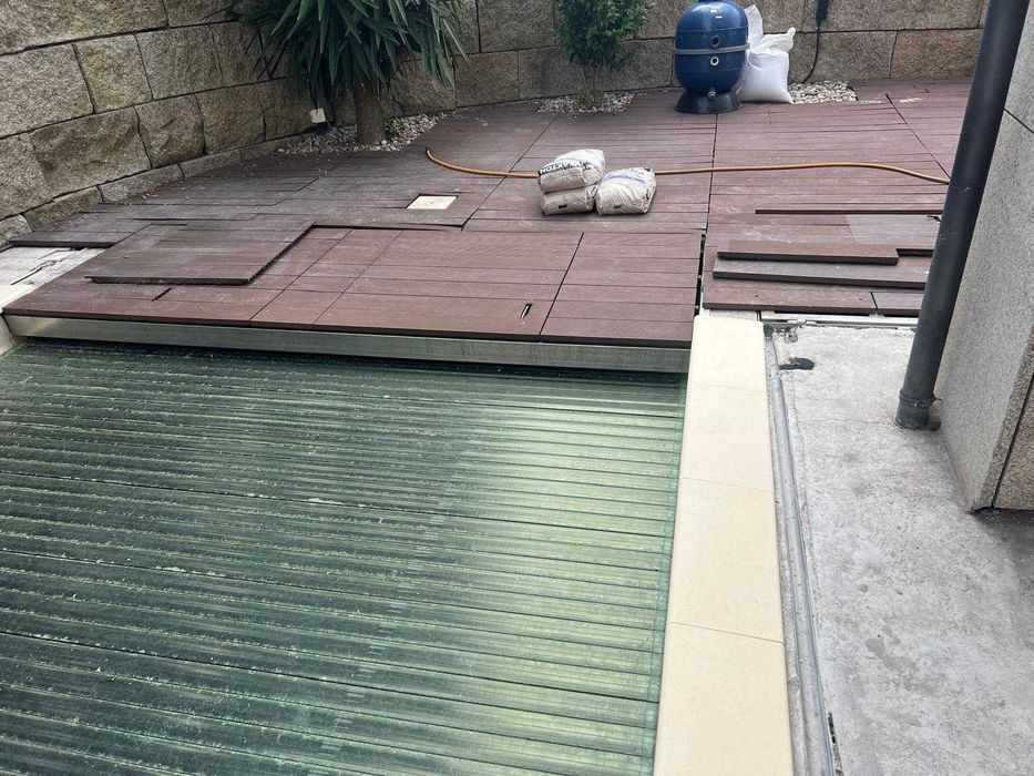 Cobertura de Piscina Eléctrica de laminas em  policarbonato 3mX7m