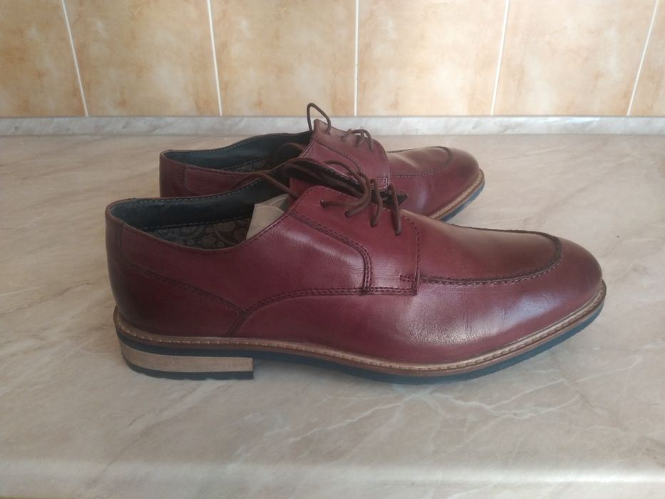 Продам туфлі нові