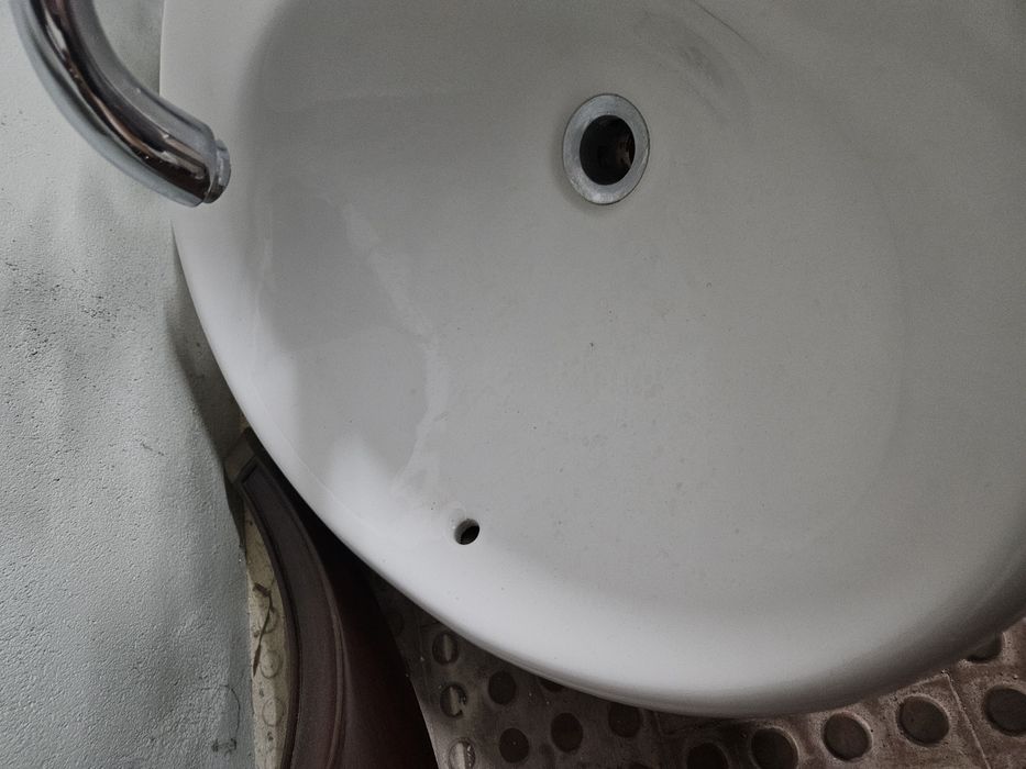 2 Roca Bathroom Washbasins431850460514897923