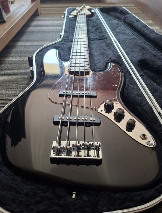 Fender Jazz Bass V