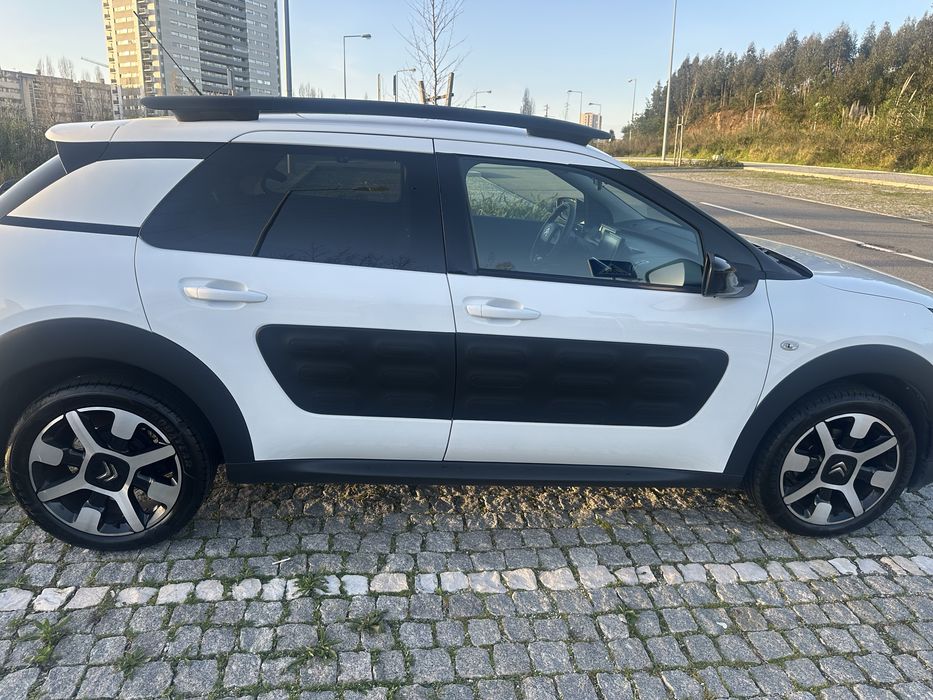 C 4 catus  1200 como novo