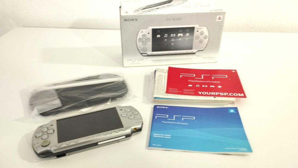 Consola PSP 2004 Ice Silver - Na caixa com Manuais