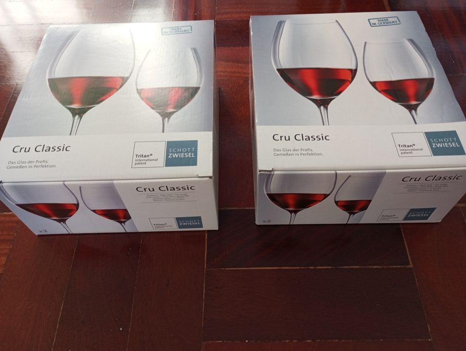 Novos - 4 copos de vinho tinto