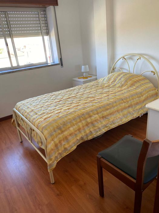 Alugo quarto na Gala , junto ao Hospital