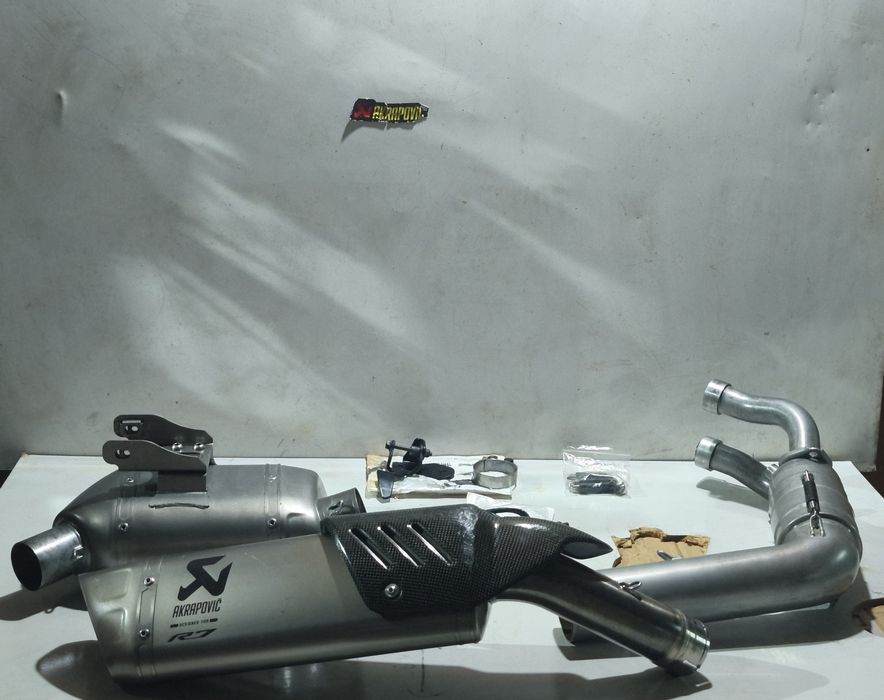 Akrapovic  euro 5 Yamaha R7  / MT 07