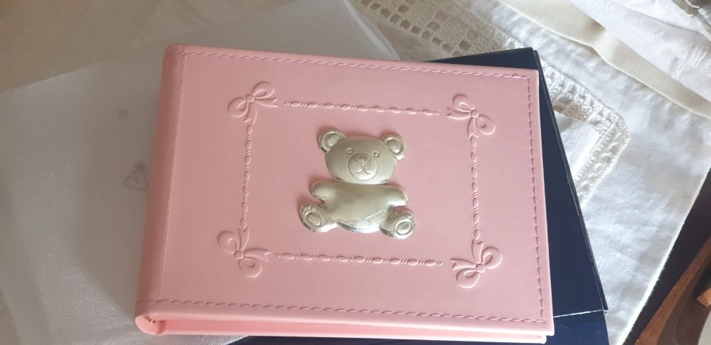 Álbum para menina em pele com aplicação em prata