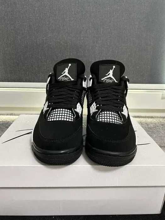 Jordan 4 retro White Thunder R.38