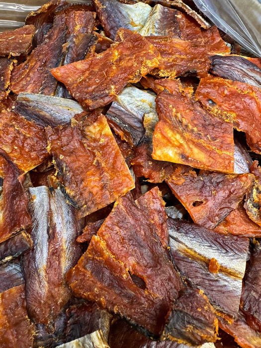 Снеки до пива оптом: м’ясні, рибні закуски, арахіс, сухарики, фісташки