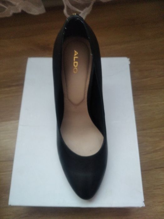 Продам  жіночі туфлі