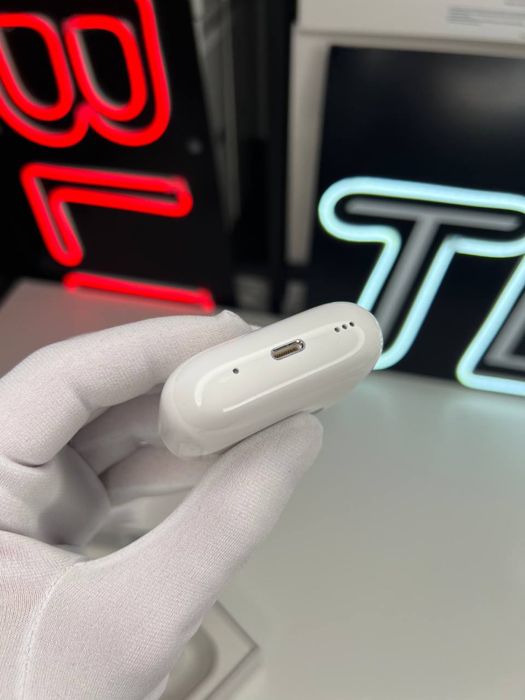 Навушники АирПодс Pro 2 Wireless Charging Case lux + чохол у подарунок