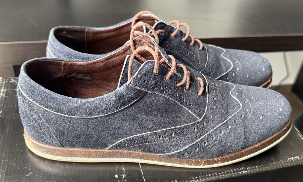 Buty Lavard - zamsz granatowe. Wkladka wew 26,5 cm