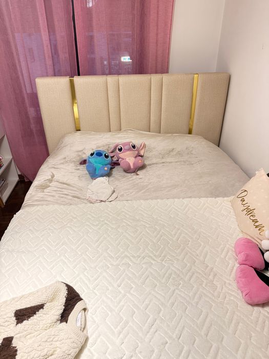 Cama de casal com 3 meses de uso