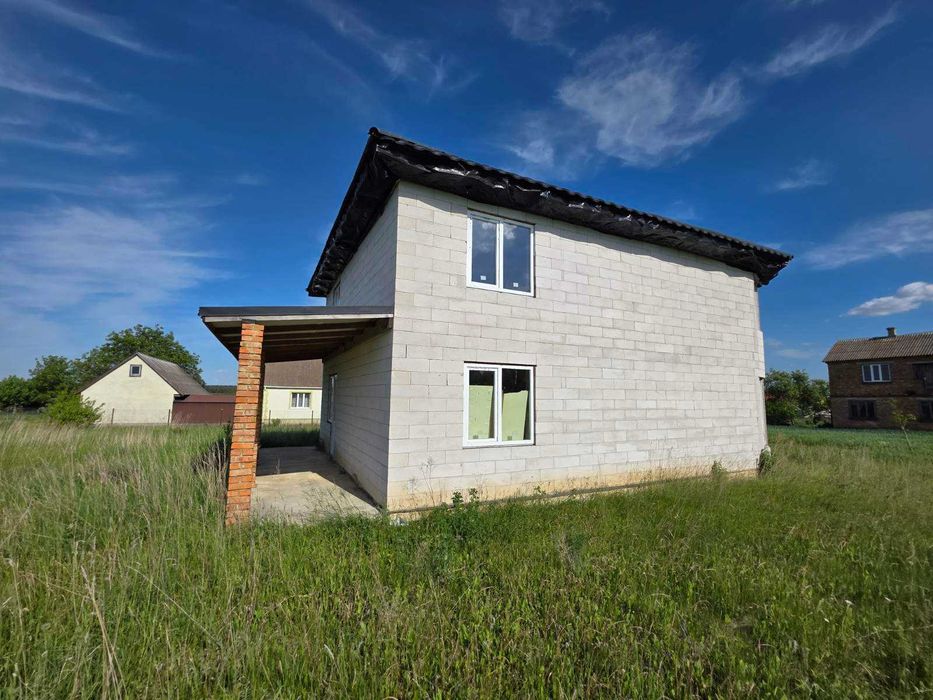 Продаж будинку, продаж нерухомості, незавершене будівництво.