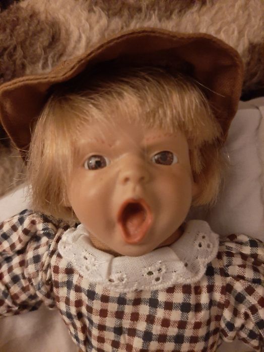 Boneco Vintage década 80 a chorar