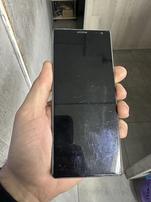 Продам телефон Sony xperia 10 plus