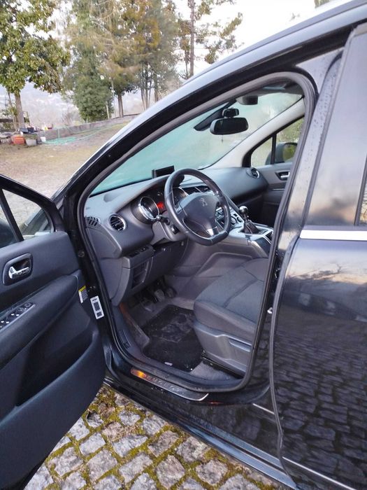 Peugeot 5008 - 5 ou 7 lugares 20212