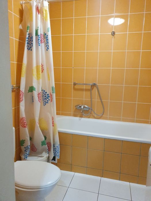 Продаж 1/2 будинку район Басів