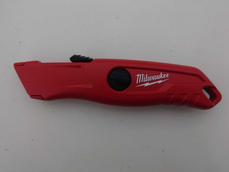 Новый строительный нож Milwaukee 48-22-1512 как 4932471360