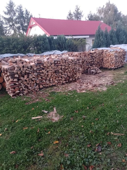 Drewno sosna sucha połupana gotowa do pieca